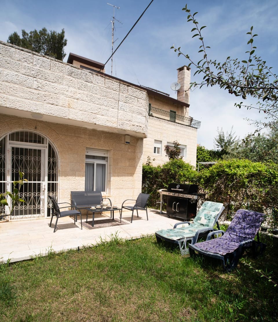Property building, Patio, Garden, Balcony/Terrace