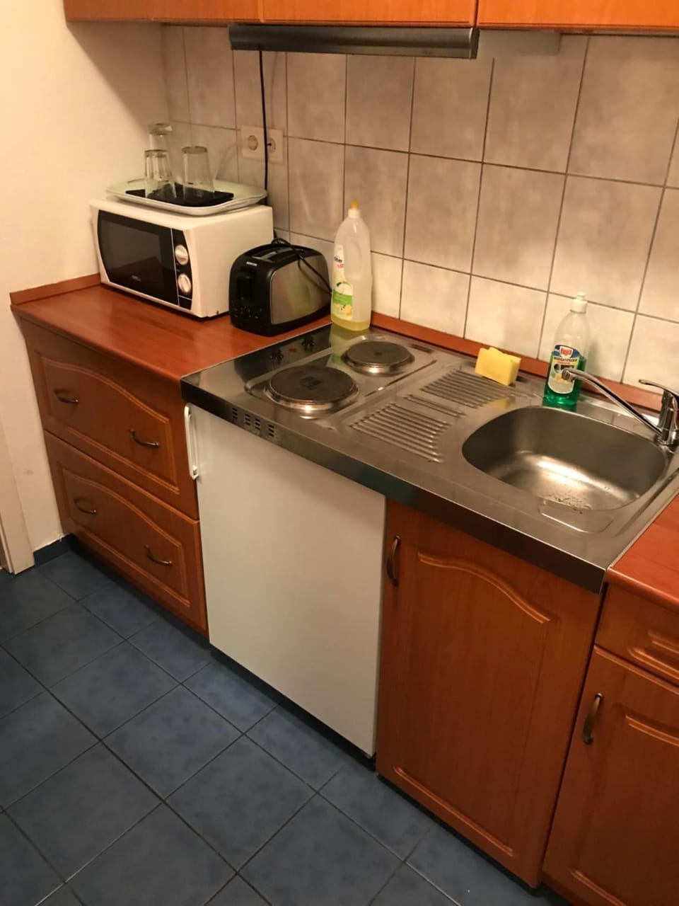 Kitchen or kitchenette