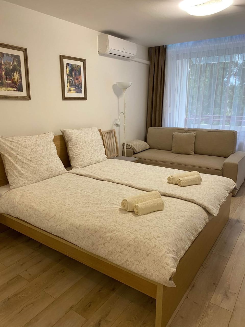 Photo of the whole room
