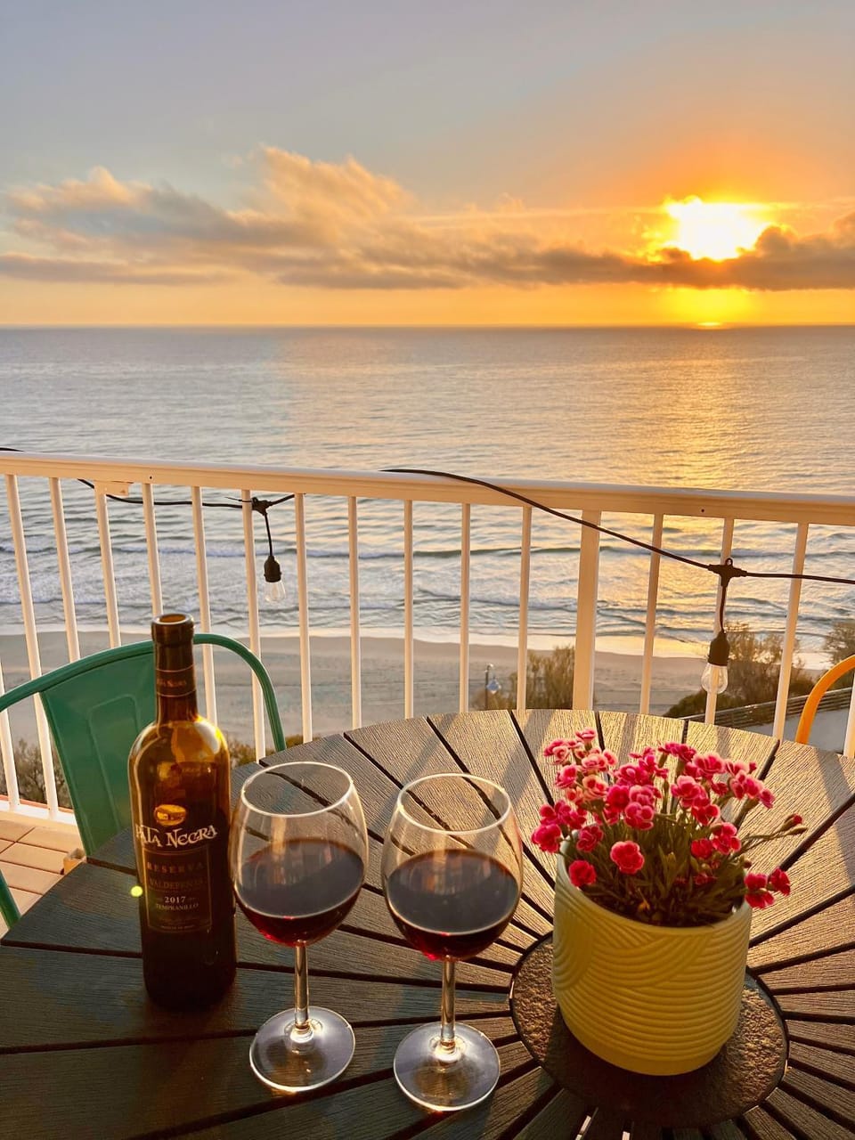 View (from property/room), Balcony/Terrace, Food and drinks, Sea view, Drinks, Alcoholic drinks, Sunrise, Sunset