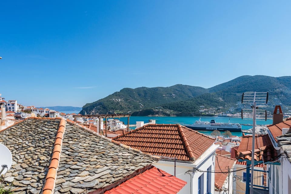 City view, Mountain view, Sea view