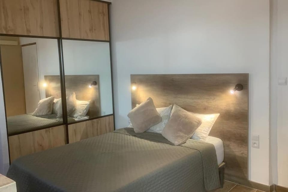 Grands Buffets hébergement Studio Narbonne Apartment in Narbonne