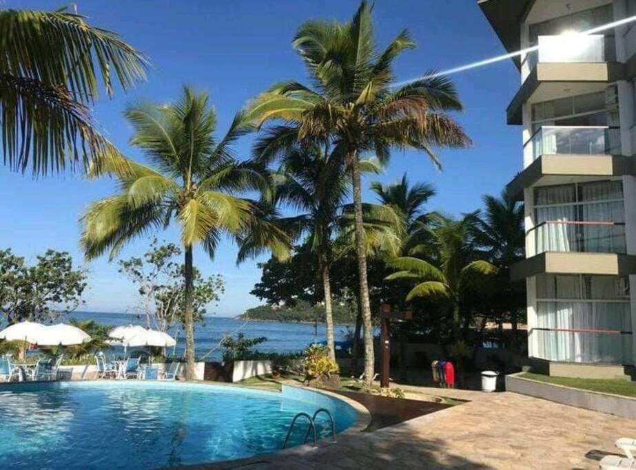 Excelente apartamento nr 317, 2dormitórios, Pé na Areia Praia das Toninhas com Piscina Apartment in State of São Paulo