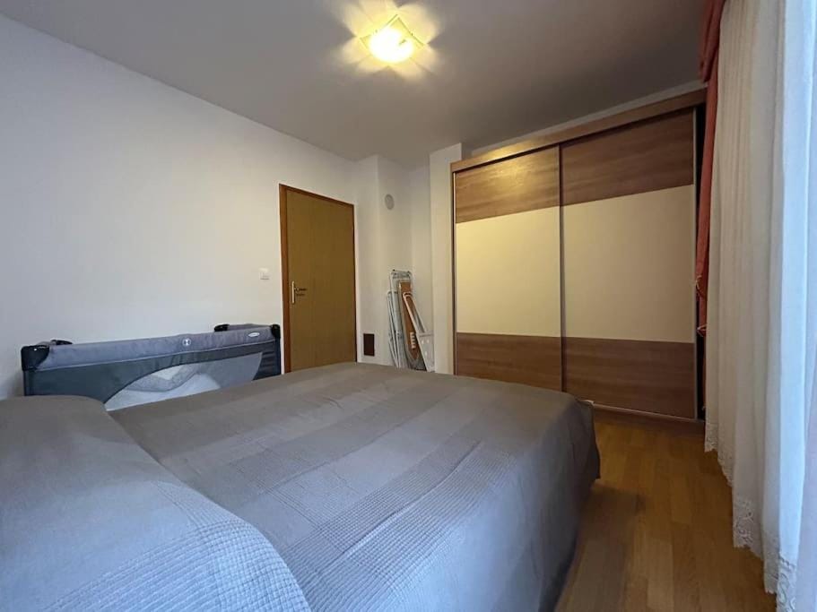 Bedroom, wardrobe
