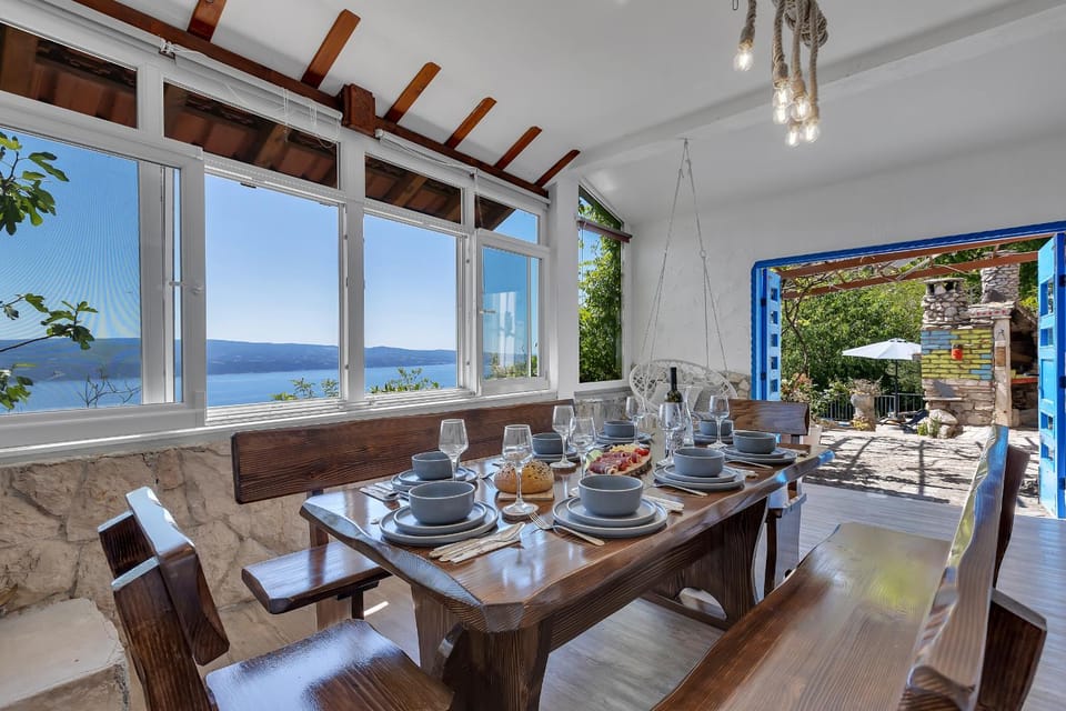 Seating area, Dining area, Food, Sea view