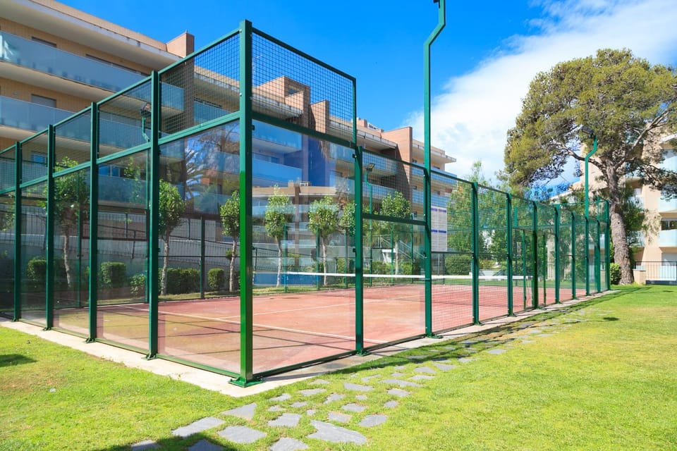 Day, Garden, Tennis court, Tennis court