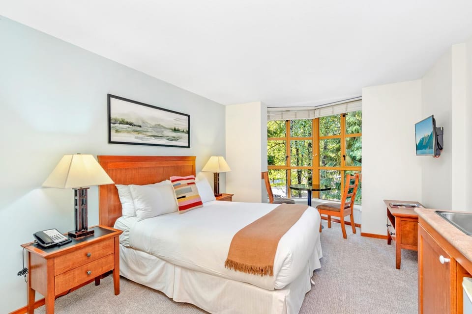 Bed, TV and multimedia, Photo of the whole room, Dining area, Bedroom, Garden view, heating, air conditioner