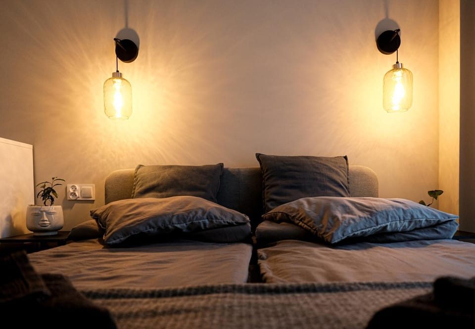 Bed, Photo of the whole room, Seating area, Bedroom
