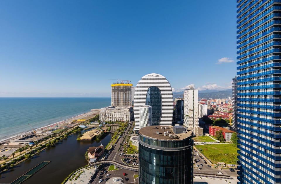 City view, Sea view