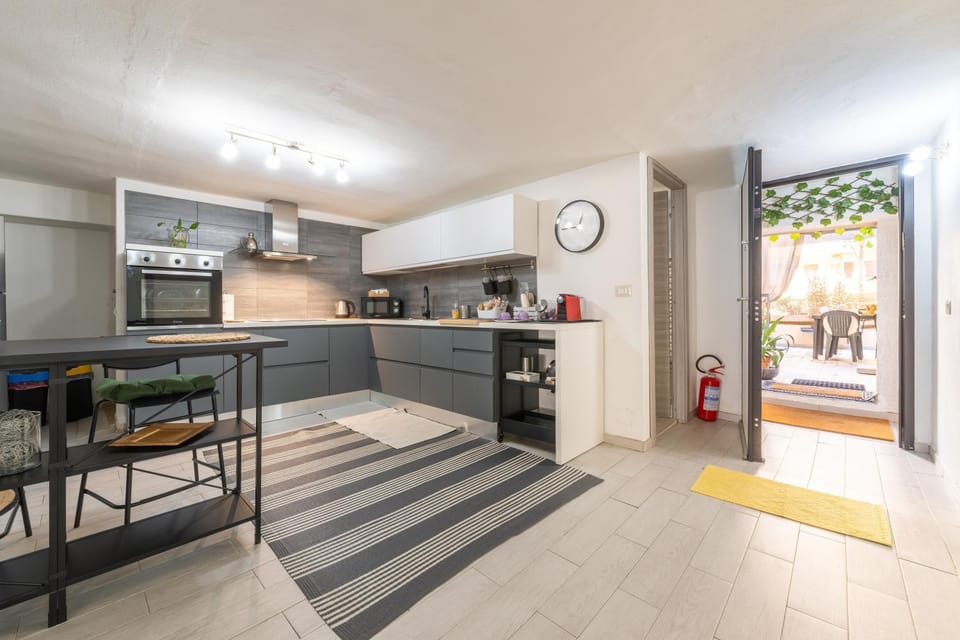 Kitchen or kitchenette, Living room