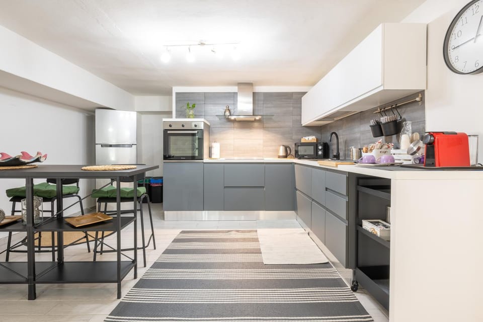 Kitchen or kitchenette, Living room