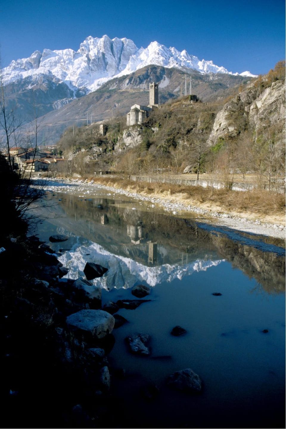 Nearby landmark, Natural landscape