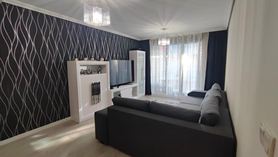 Communal lounge/ TV room, TV and multimedia, Living room