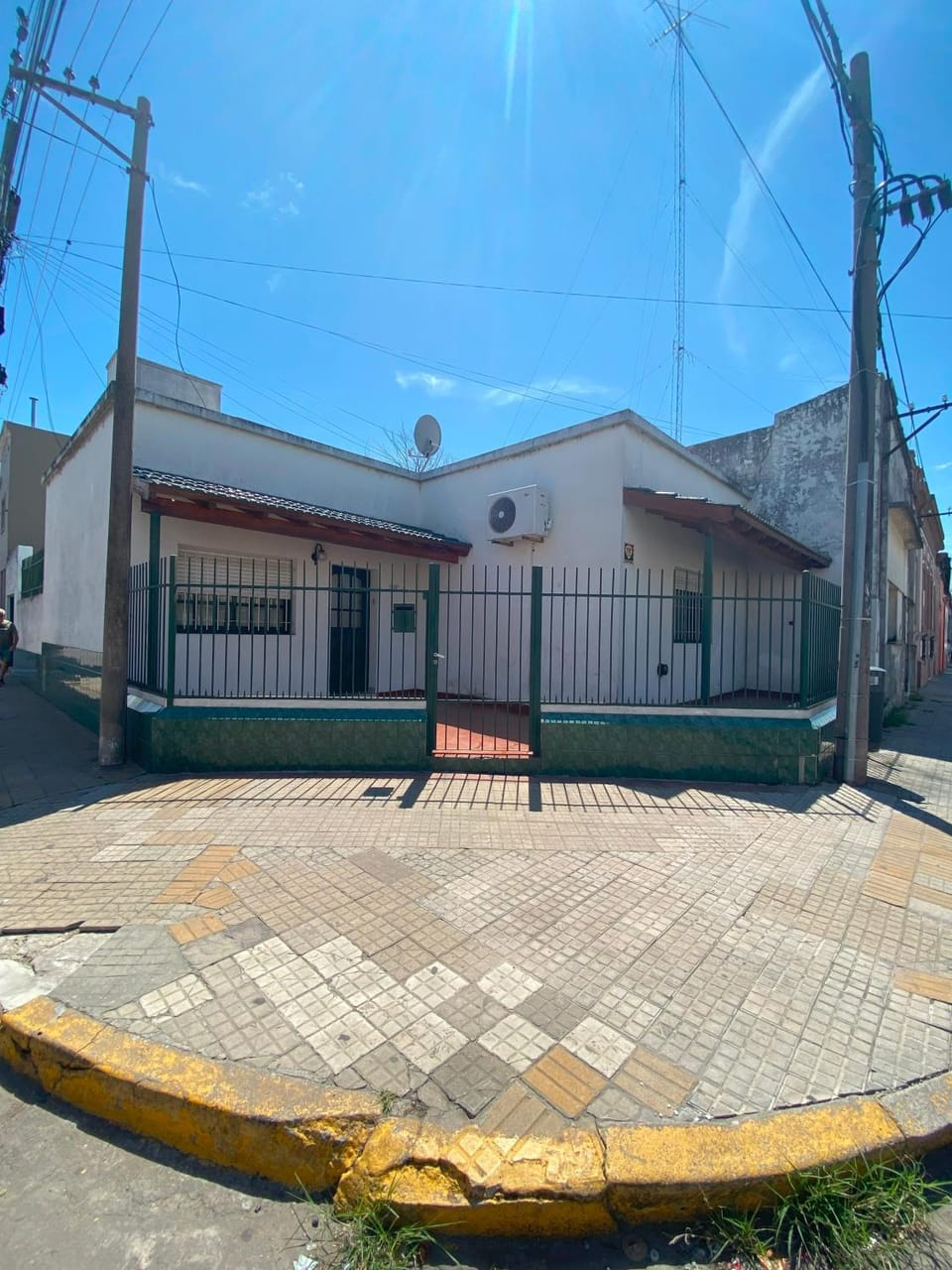 Casa con la mejor ubicación. A un paso de todo! House in San Nicolás de los Arroyos