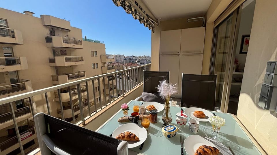 Balcony/Terrace, Food and drinks, Decorative detail, Food