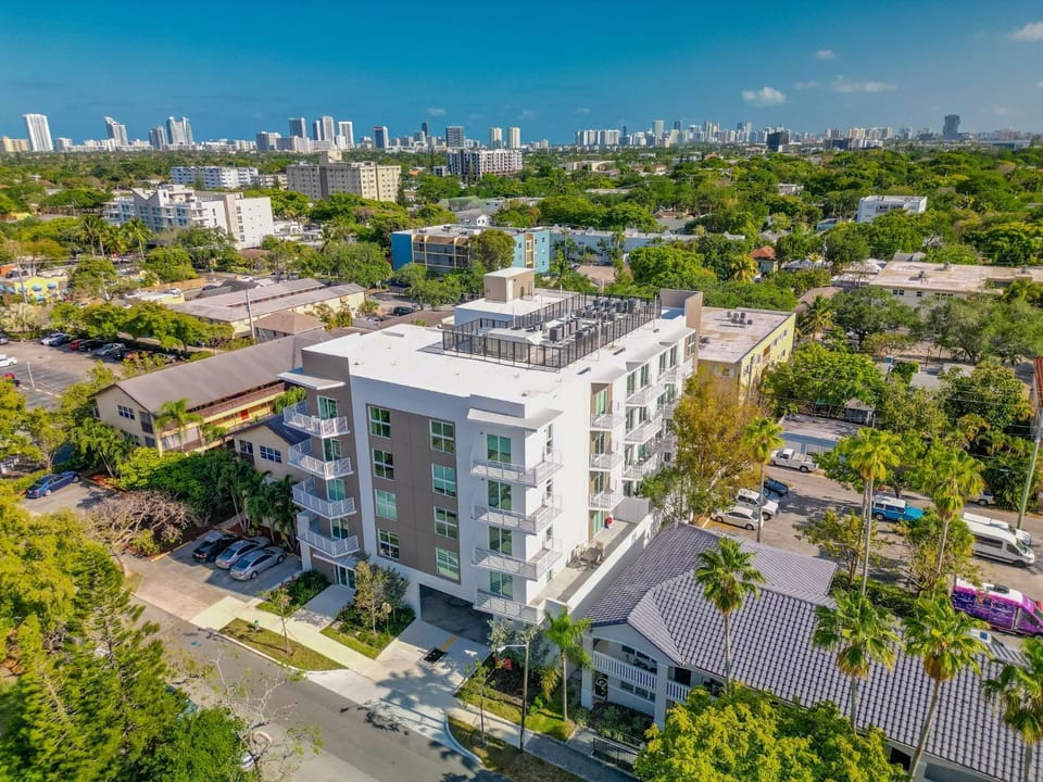Property building, Neighbourhood, Bird's eye view, City view, Street view