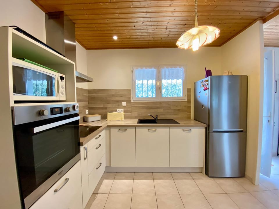 Maison 3 chambres (5 pers) à 400m de la plage avec jardin clos, parking & WIFI à Brétignolles-sur-Mer - FR-1-231-323 House in Pays de la Loire