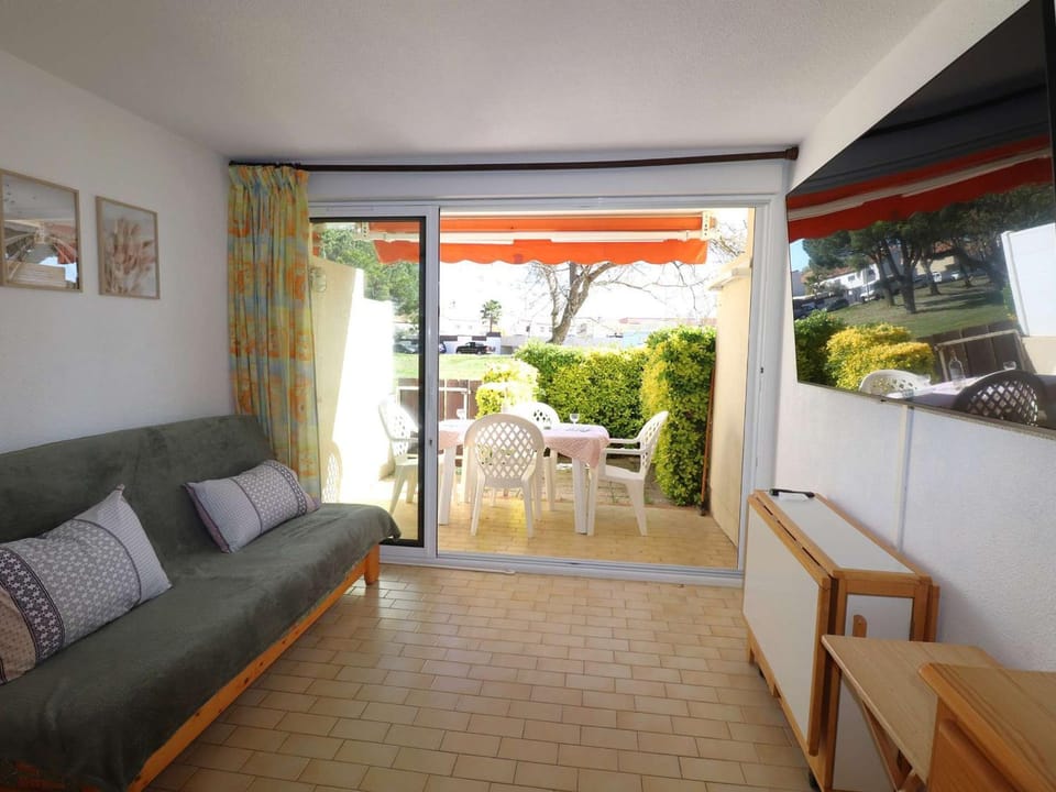 Appartement 2 pièces cabine avec jardin et parking, animaux admis - FR-1-307-257 Cabin in Le Grau-du-Roi