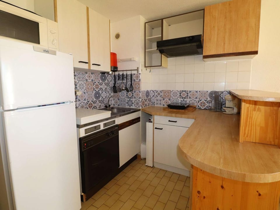Appartement 2 pièces cabine avec jardin et parking, animaux admis - FR-1-307-257 Cabin in Le Grau-du-Roi