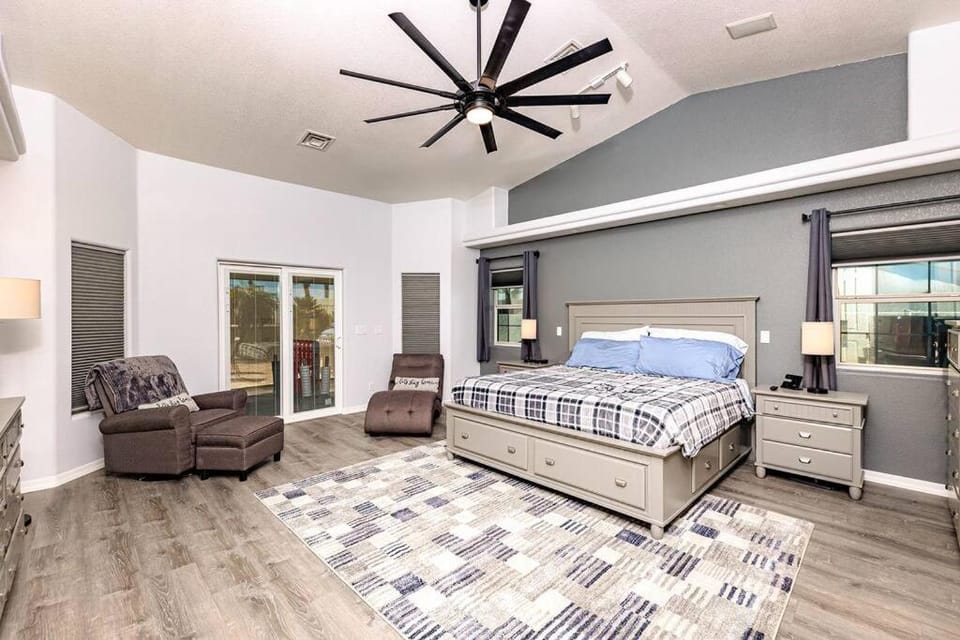 Pool Spa Pool Table Lake View Sleeps 24 House in Lake Havasu City