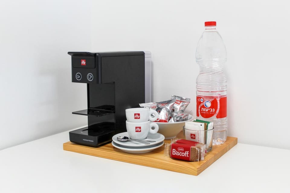 Coffee/tea facilities, Kitchen or kitchenette, kitchen
