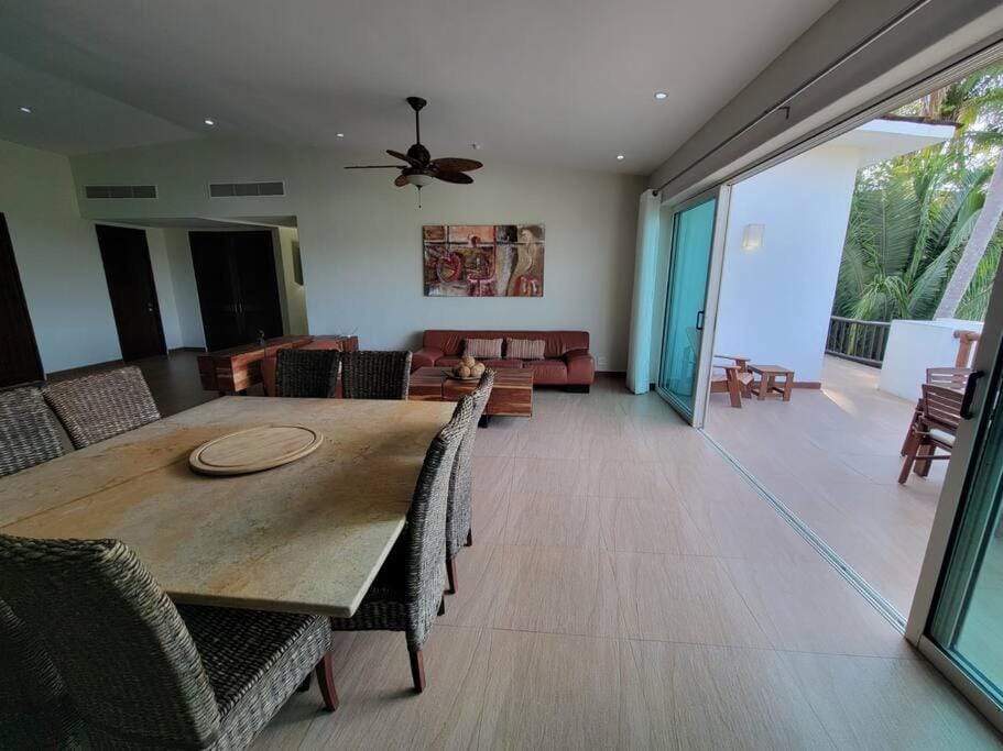 Balcony/Terrace, Living room, Seating area, Dining area, fireplace