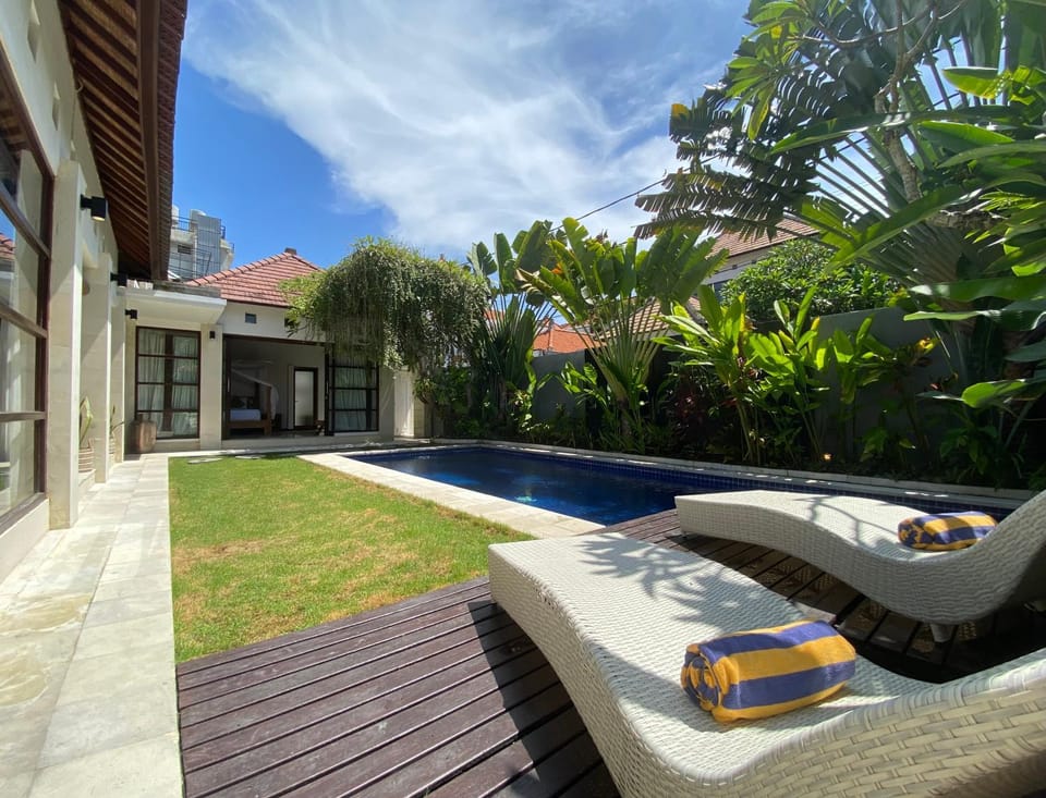 Property building, Swimming pool