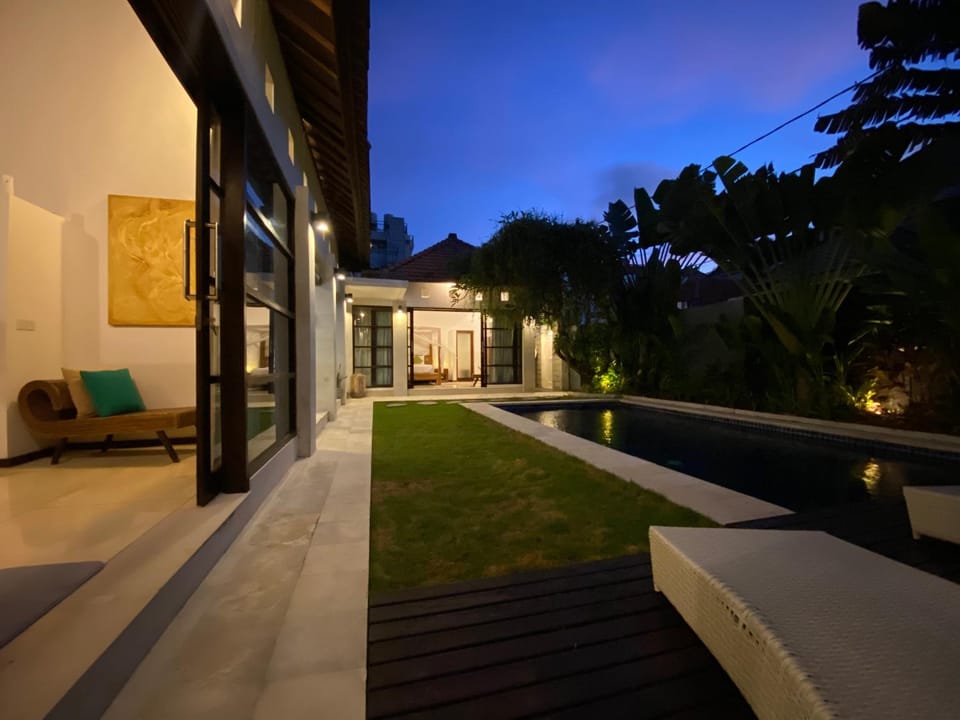 Property building, Swimming pool