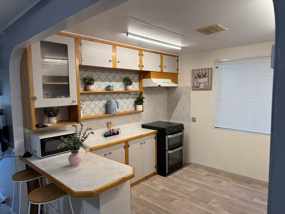 Coachstop Caravan Park Hotel in Maitland
