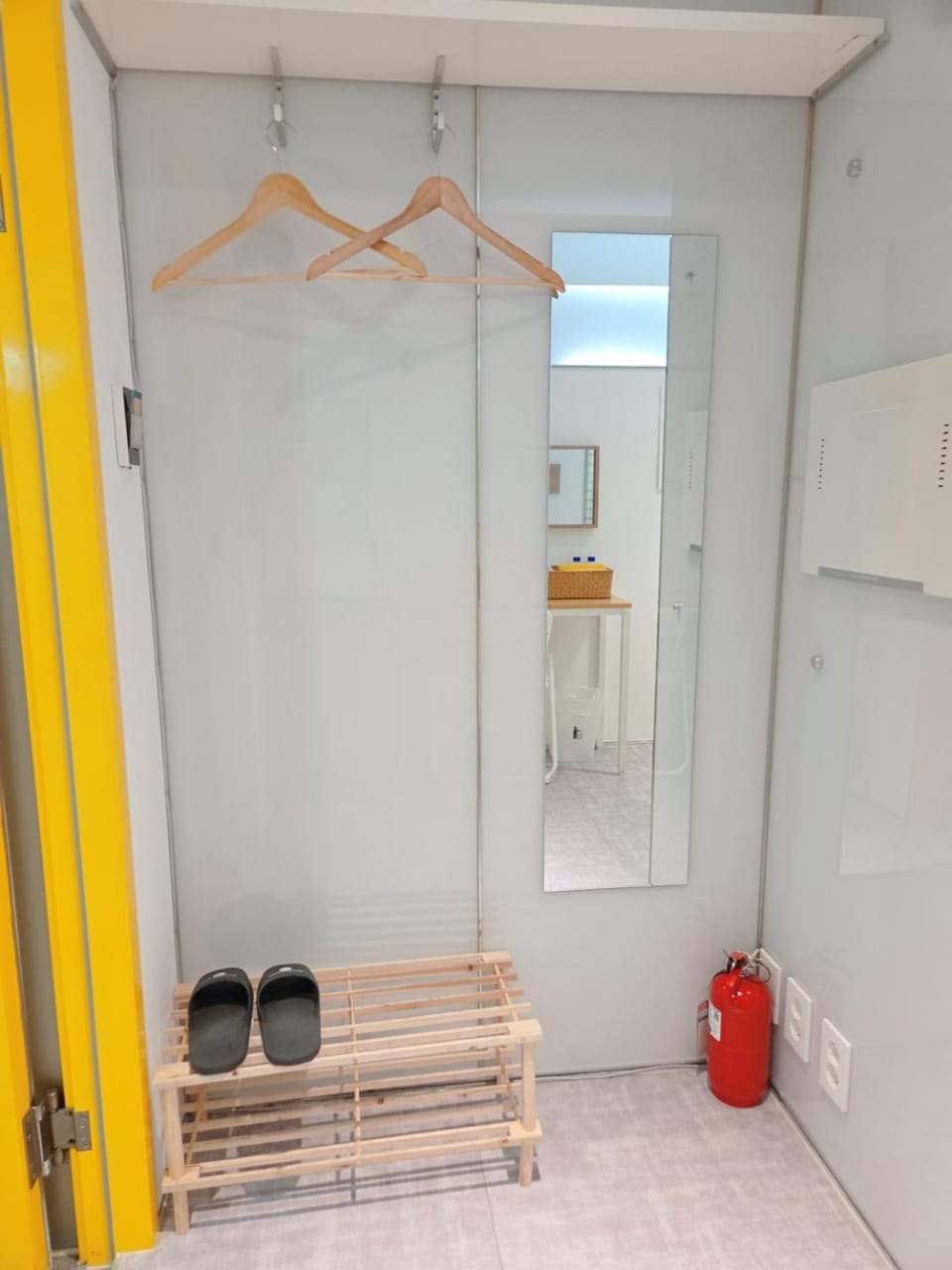 Toilet, Bathroom, TV and multimedia, Bedroom, heating, air conditioner