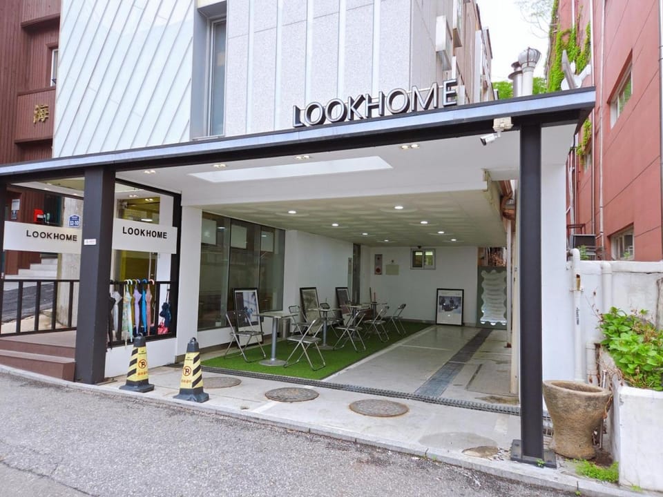 Property building, Day