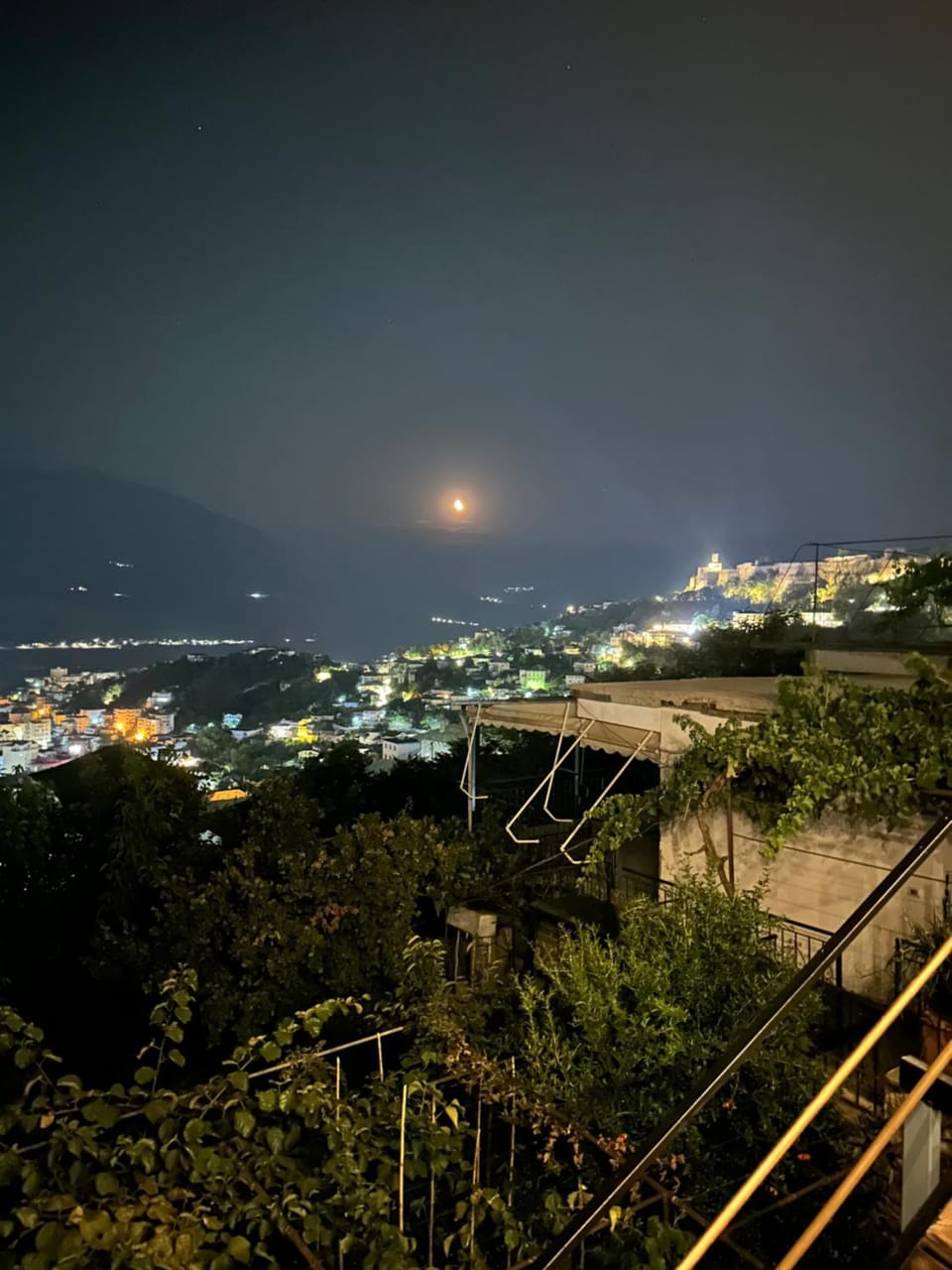 Guest House Denis Bed and Breakfast in Vlorë County, Albania