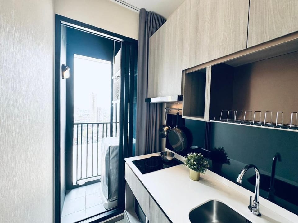 Modern condo nr BTS ONNUT WIFI Apartment in Bangkok