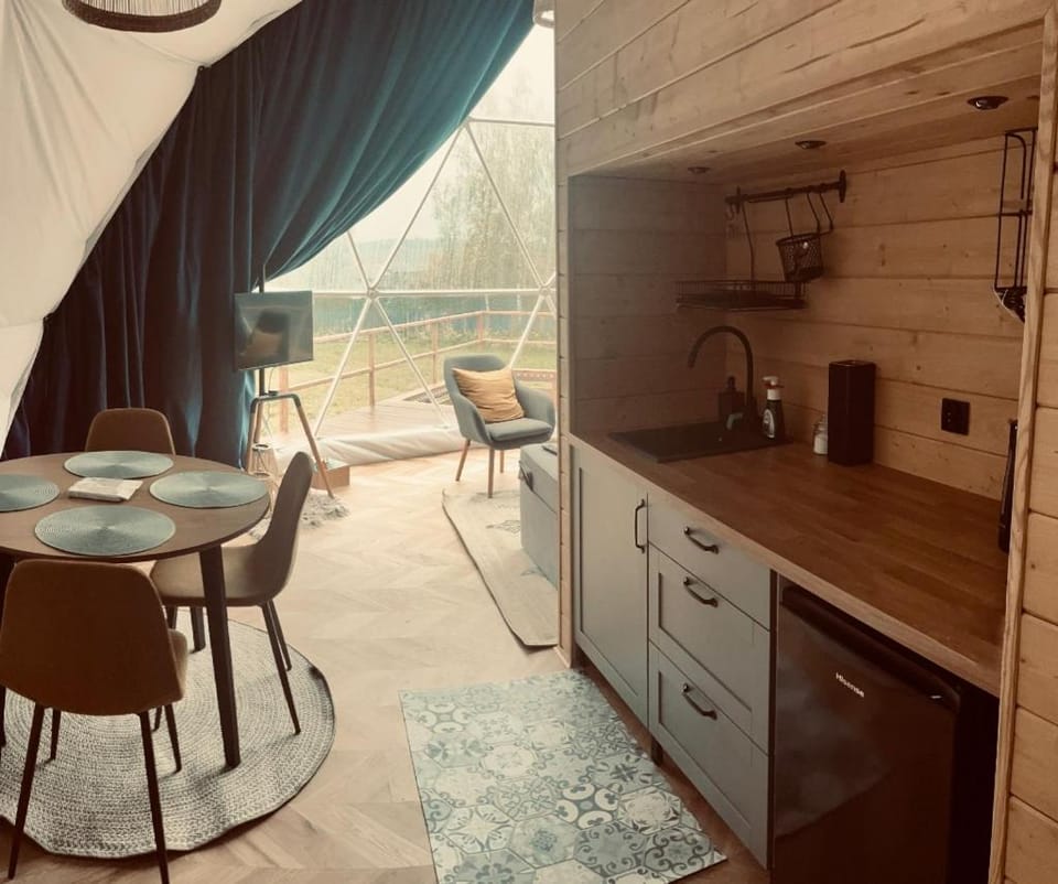 Coffee/tea facilities, Kitchen or kitchenette