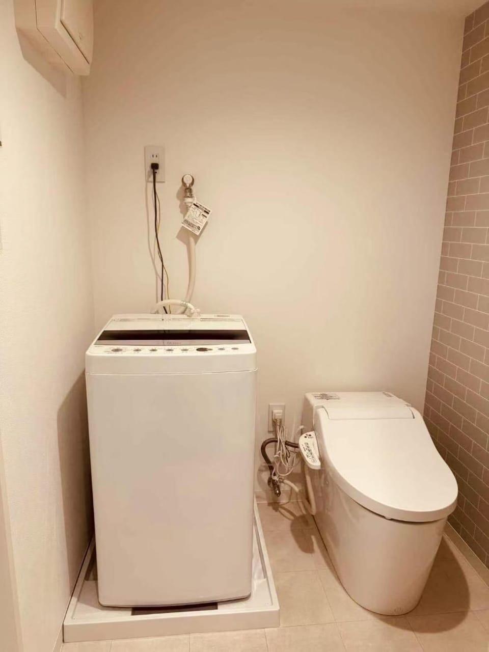 Toilet, washing machine