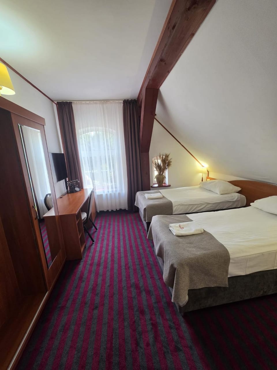 Restaurant/places to eat, Bed, Photo of the whole room, Breakfast