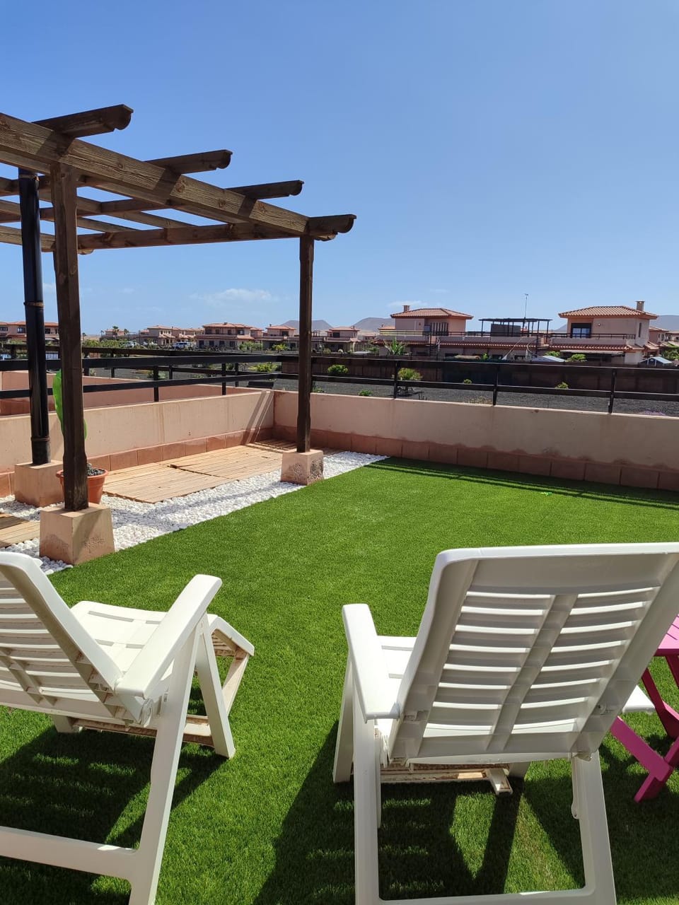 Patio, Day, Garden, Garden view, sunbed