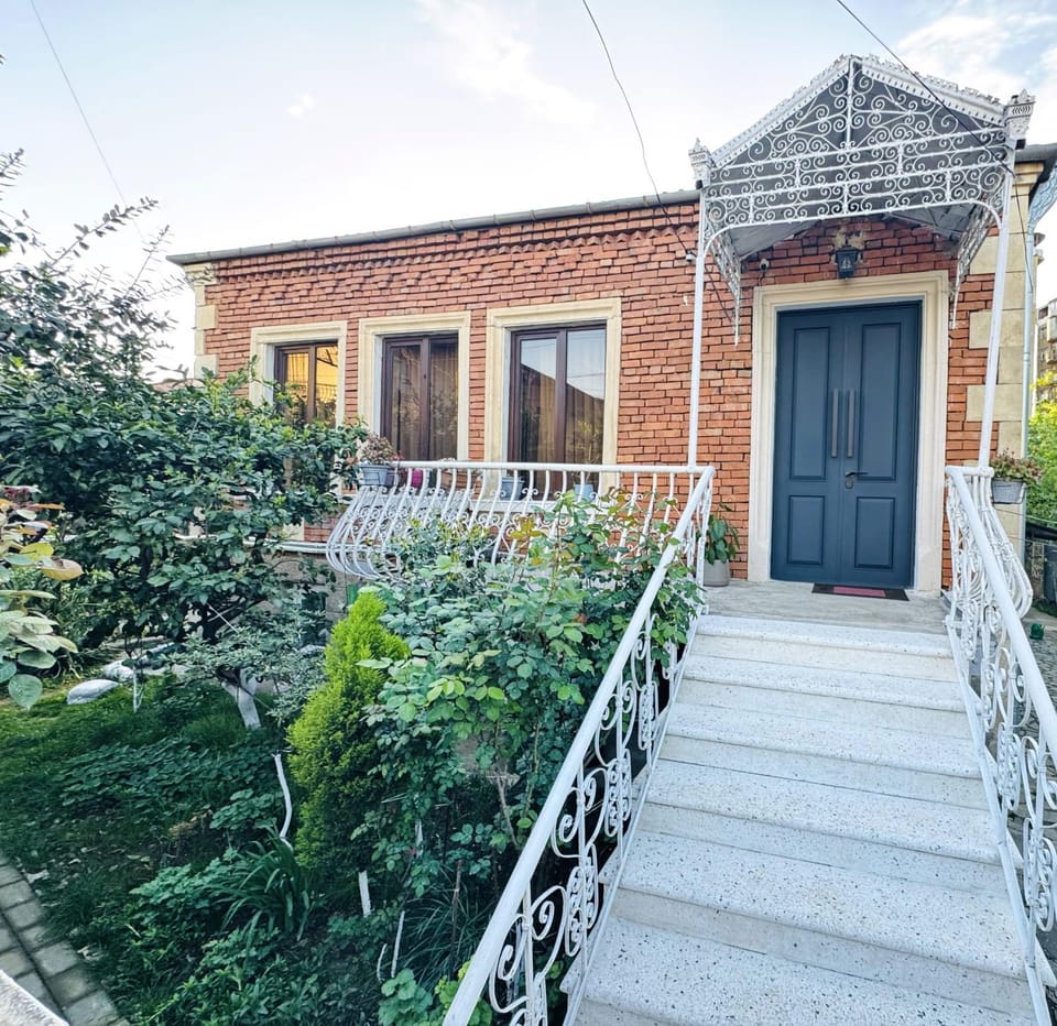 Property building, Facade/entrance, Garden view