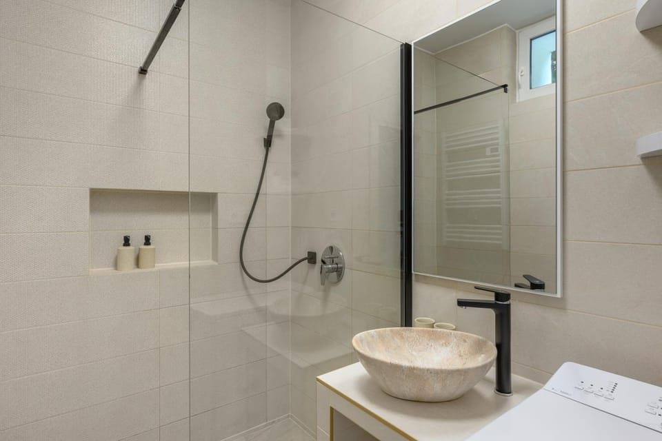 Shower, Bathroom, towels