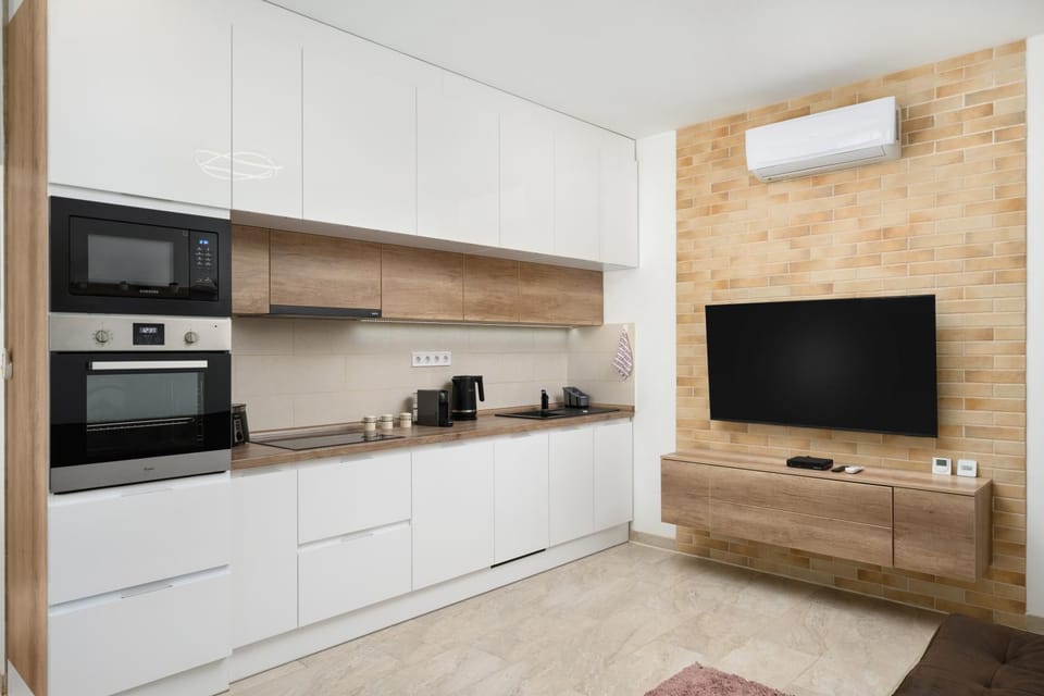 TV and multimedia, Coffee/tea facilities, Kitchen or kitchenette