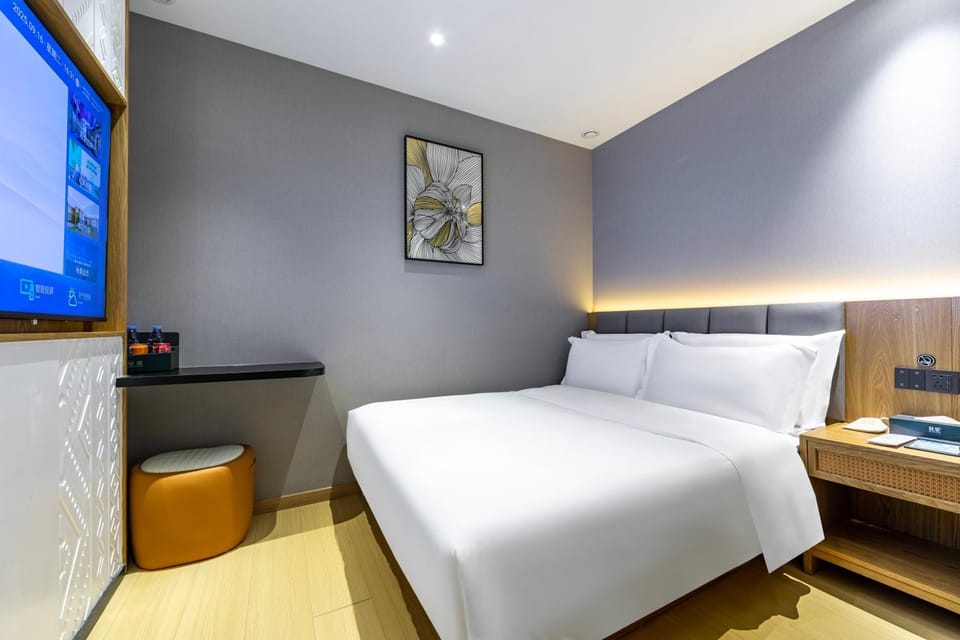 Bed, Photo of the whole room