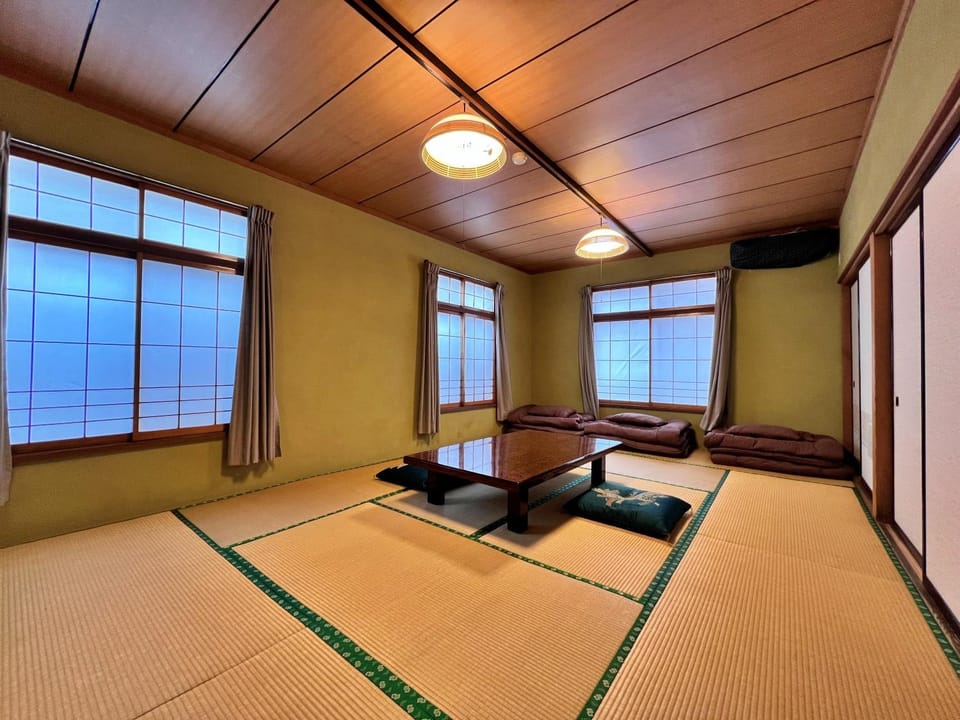 Guest House 松葉屋 Bed and Breakfast in Kitaazumi District