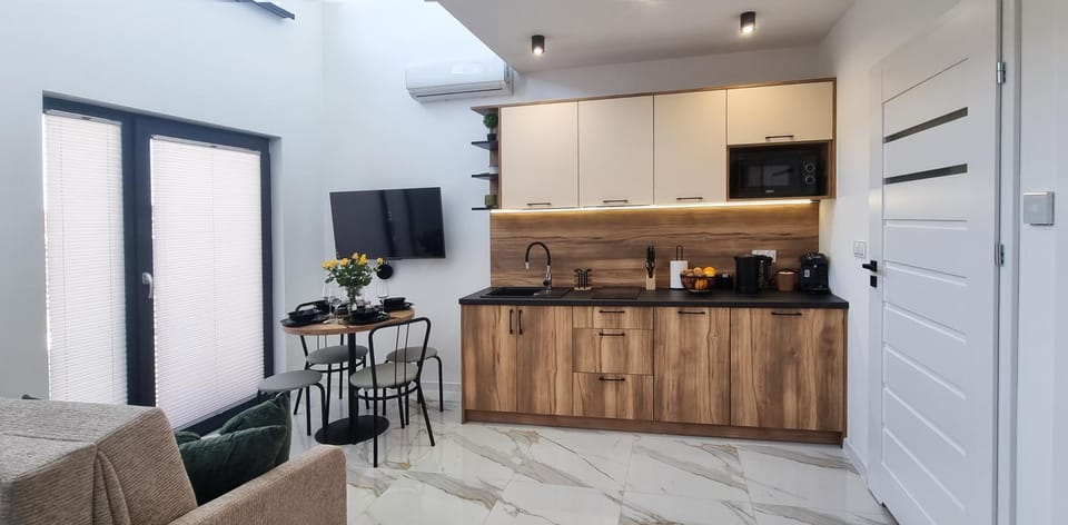 TV and multimedia, Coffee/tea facilities, Kitchen or kitchenette, Dining area, oven, pet friendly, stove