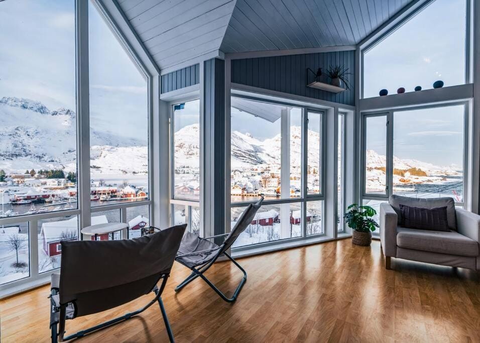 Panorama X Apartment 5 min from Reine, Hamnøy and Bodø ferry House in Lofoten