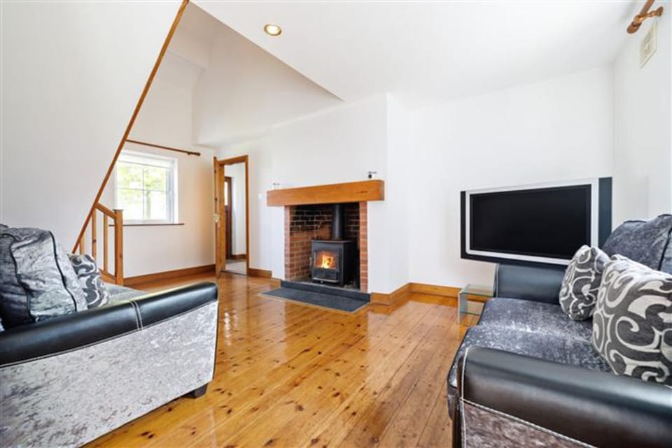 Communal lounge/ TV room, Living room