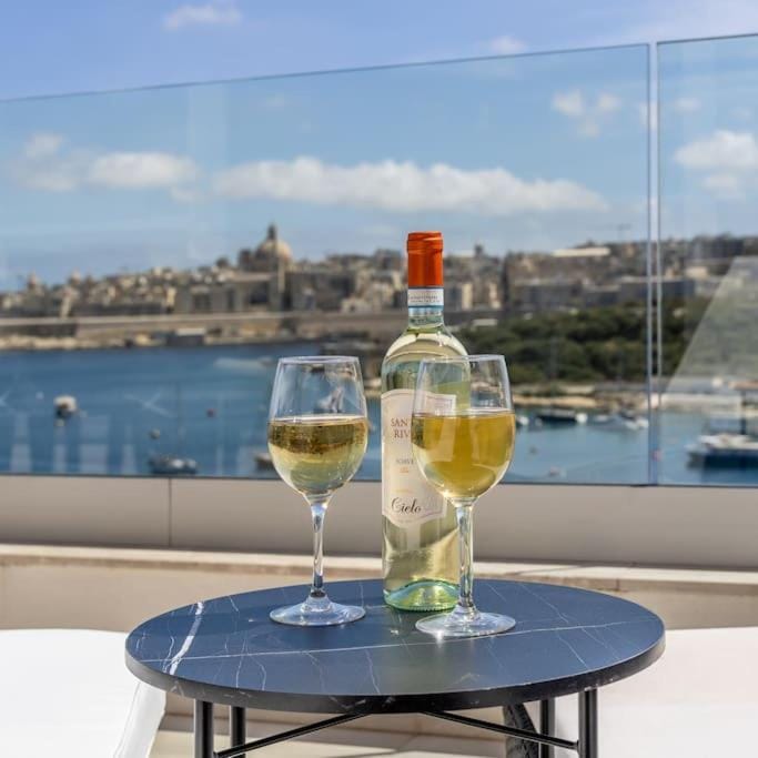 Balcony/Terrace, City view, Sea view