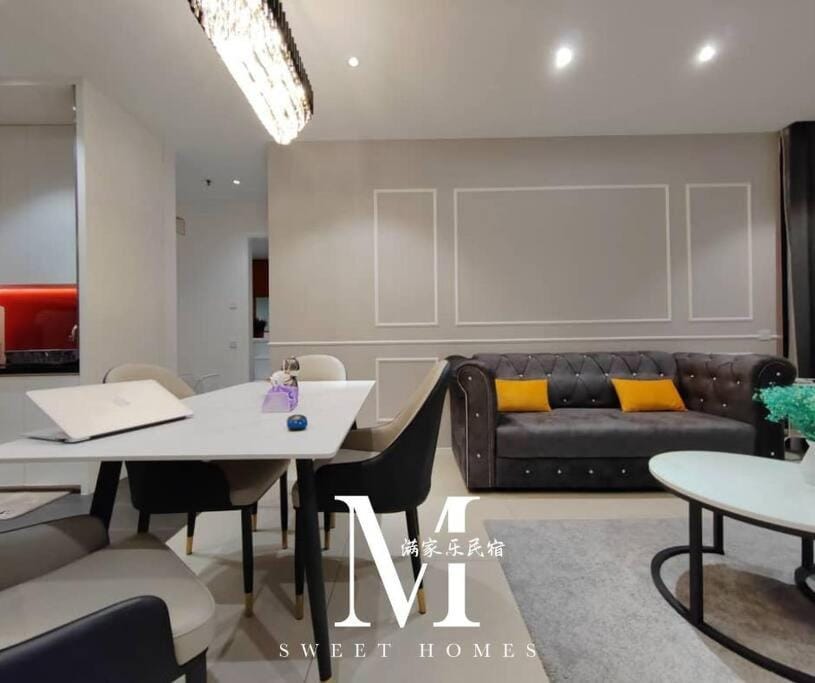 Arcoris Mont Kiara 16#Sunway 163# Executive Suite 1 Bedroom Balcony 1-2Pax Apartment in Petaling Jaya