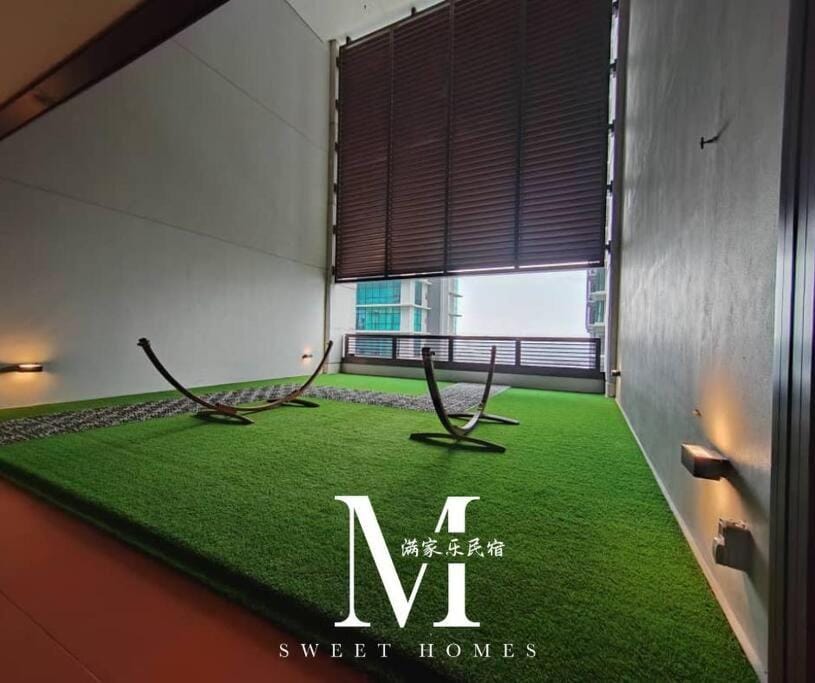 Arcoris Mont Kiara 16#Sunway 163# Executive Suite 1 Bedroom Balcony 1-2Pax Apartment in Petaling Jaya