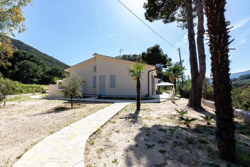Villa Didoro - Appartamento Caprifoglio Apartment in Campo nell'Elba