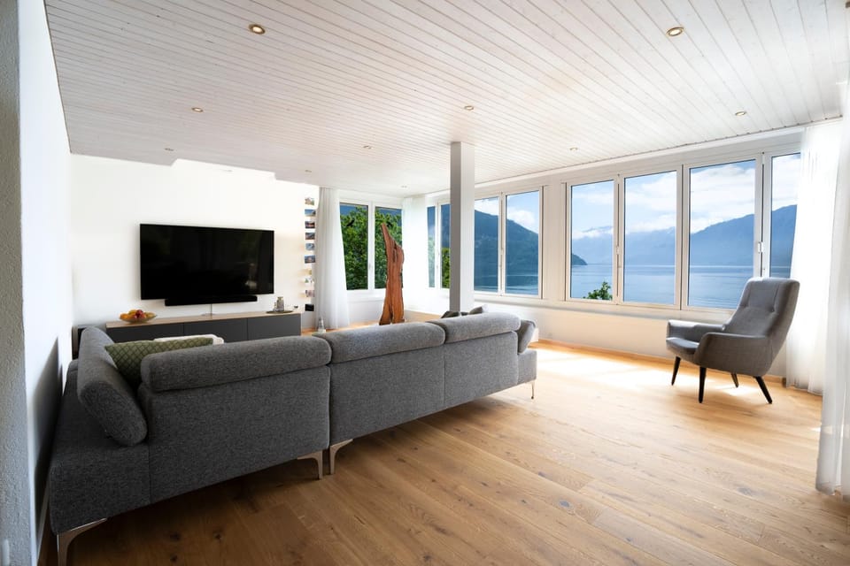 Communal lounge/ TV room, TV and multimedia, Living room, Seating area, Evening entertainment